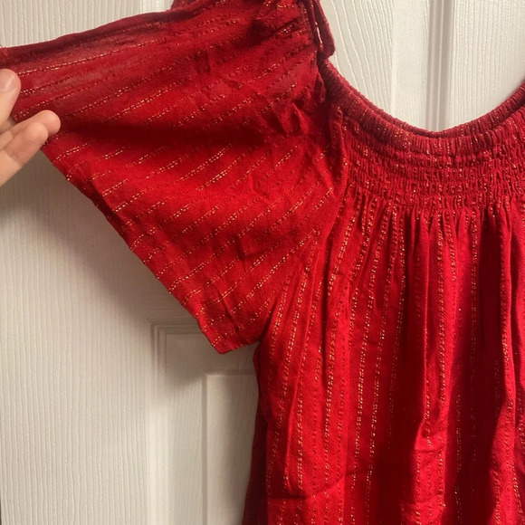 Maurices Red Top With Shimmer Size Medium - Picture 3 of 4